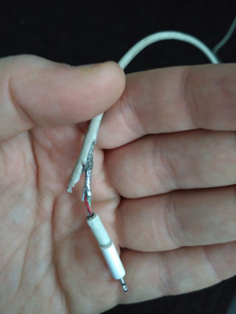 DIY - Apple Lightning Charge Cable Repair