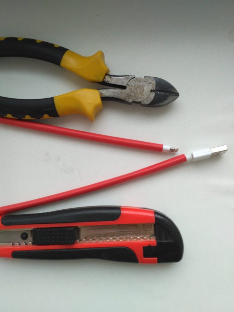 DIY - Apple Lightning Charge Cable Repair
