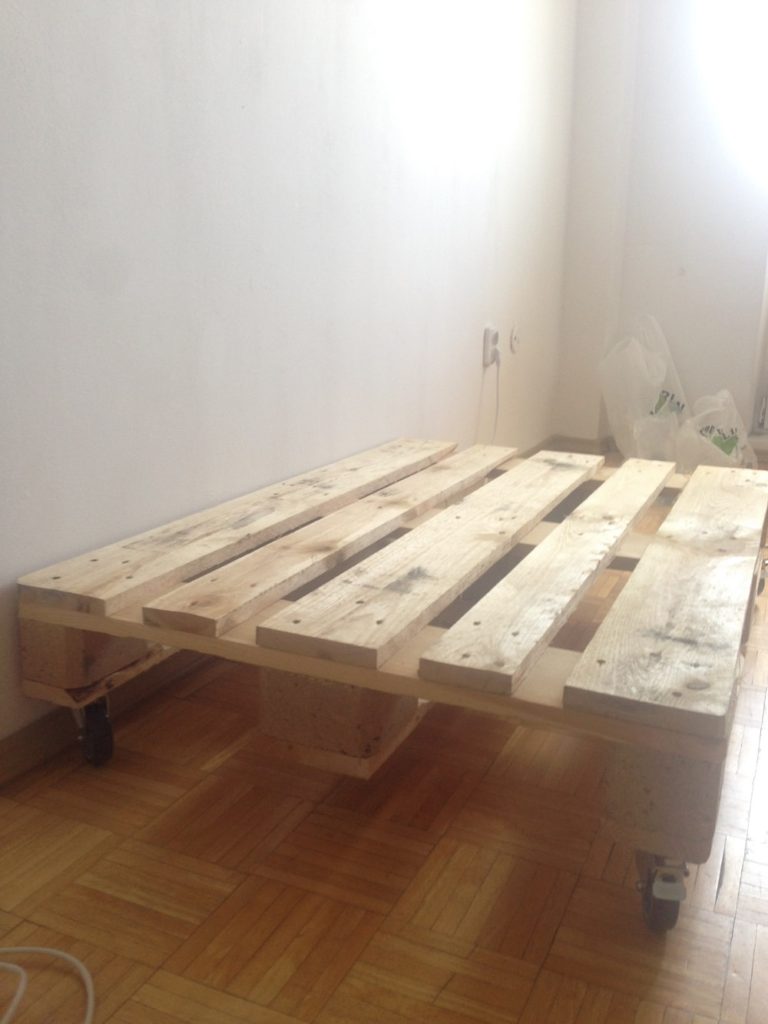 DIY - Euro Pallet furniture