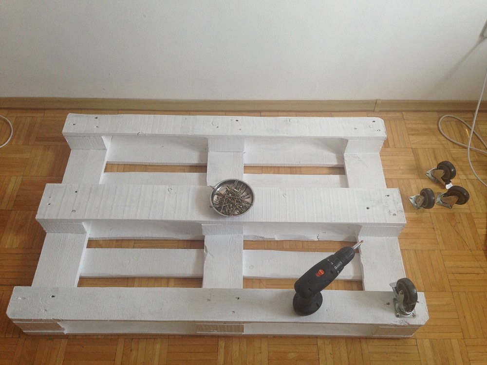 DIY - Euro Pallet furniture (Update)
